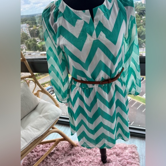 My Michelle Chevron Pattern Dress Size S/M - Picture 12 of 12